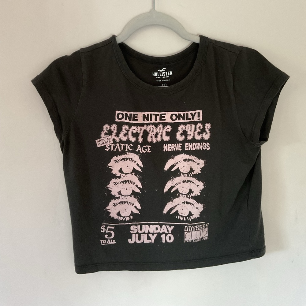 Hollister open eyes shirt size small